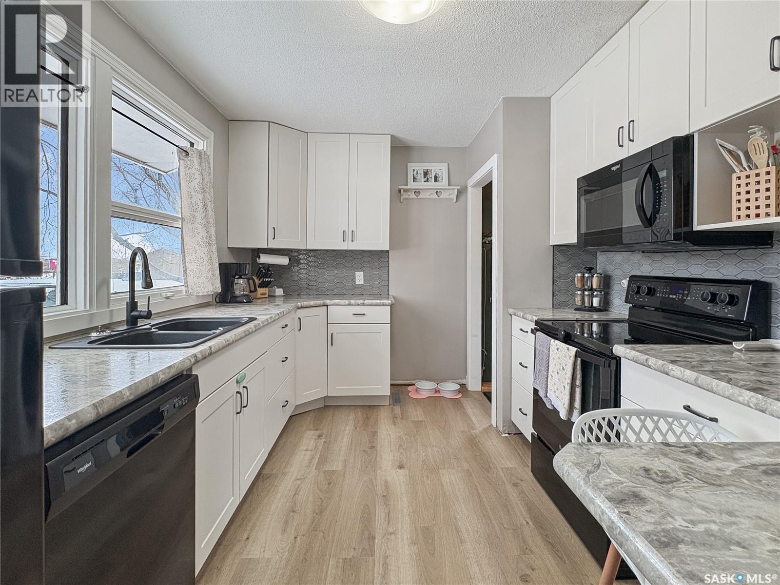 1962 101st Street, North Battleford, Saskatchewan  S9A 1B3 - Photo 8 - SK027647