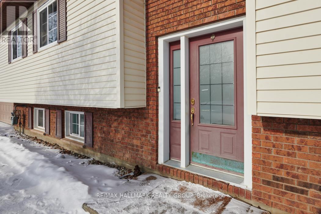 79 Bourdeau Crescent, Russell, Ontario  K0A 1W0 - Photo 2 - X12741040