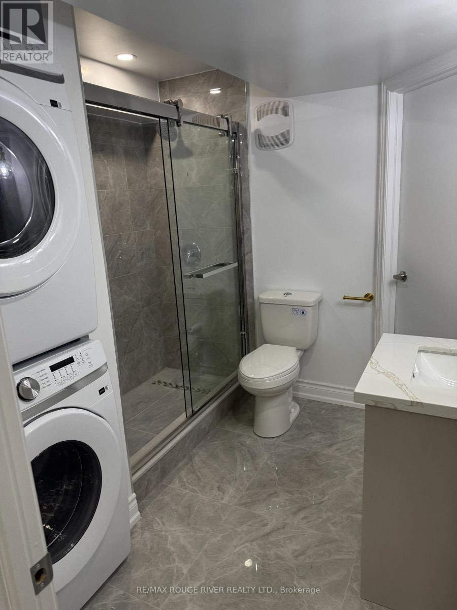 8 Wimbledon Court, Whitby, Ontario  L1P 0B7 - Photo 7 - E12741060