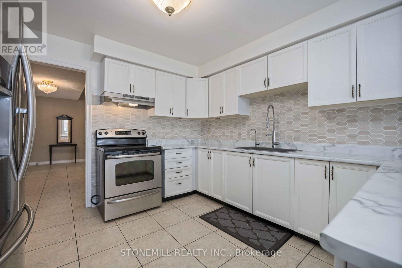 24 Soho Crescent, Markham, Ontario  L3P 7H8 - Photo 12 - N12741038