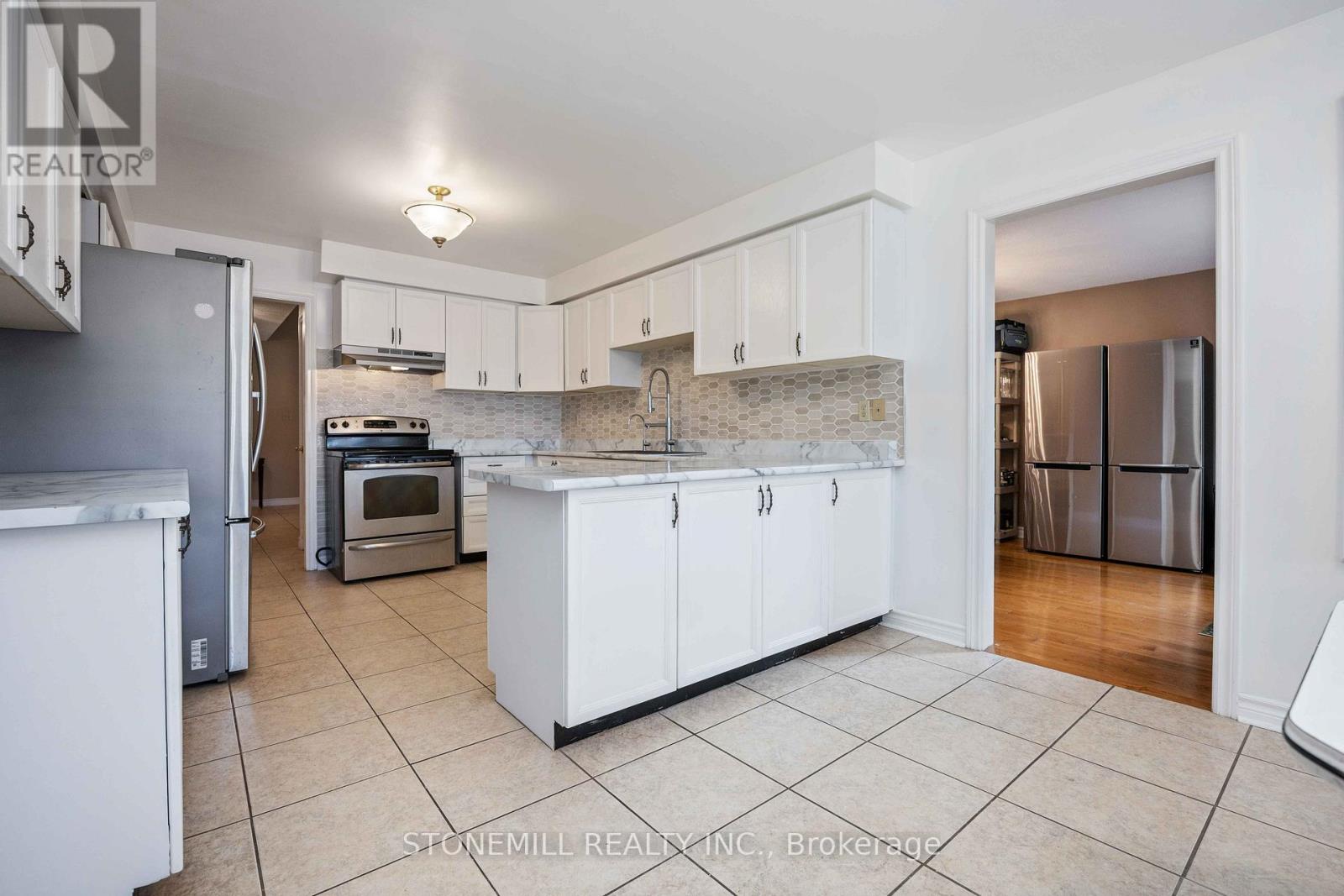 24 Soho Crescent, Markham, Ontario  L3P 7H8 - Photo 13 - N12741038