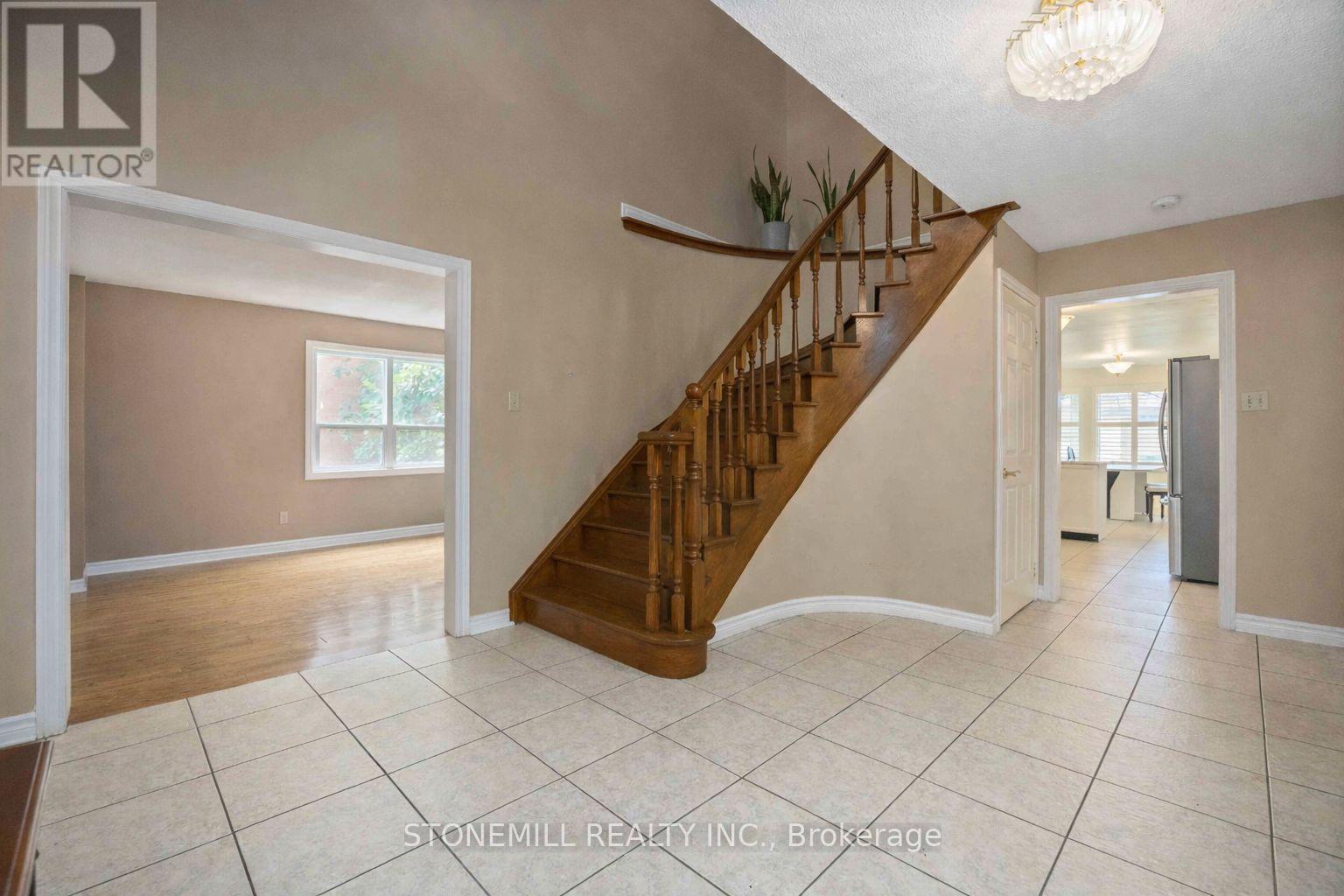 24 Soho Crescent, Markham, Ontario  L3P 7H8 - Photo 5 - N12741038