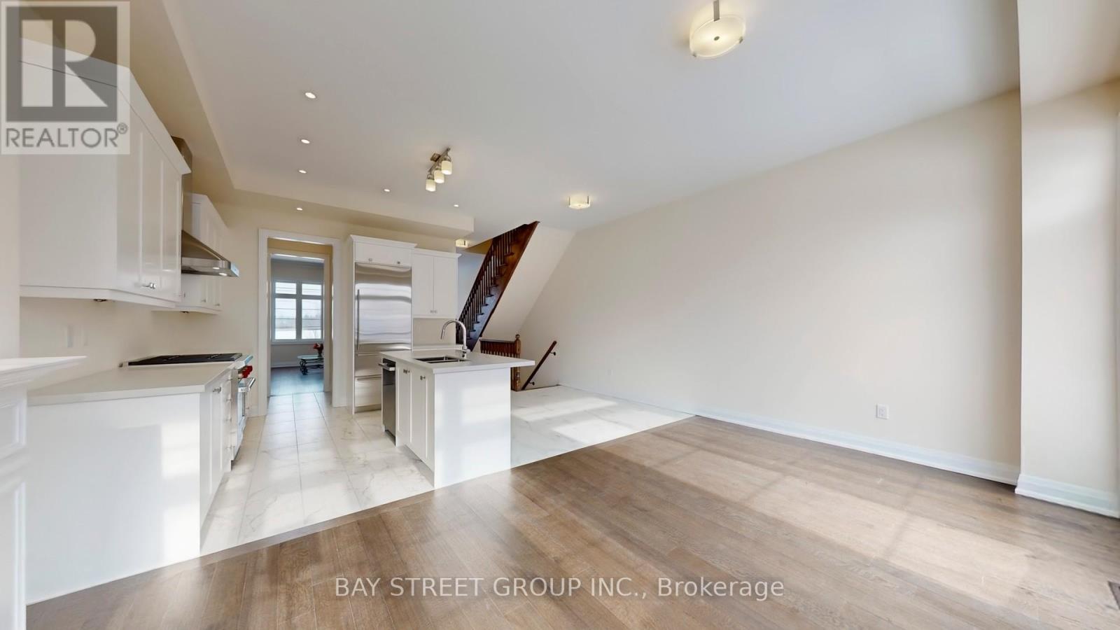 4279 Major Mackenzie Drive E, Markham, Ontario  L6C 3L5 - Photo 6 - N12741056