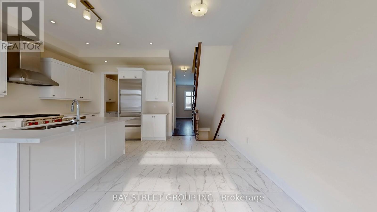 4279 Major Mackenzie Drive E, Markham, Ontario  L6C 3L5 - Photo 9 - N12741056