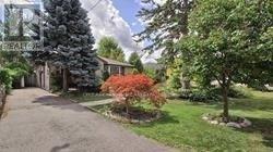 520 Lynett Crescent, Richmond Hill, Ontario  L4C 2V9 - Photo 2 - N12741068