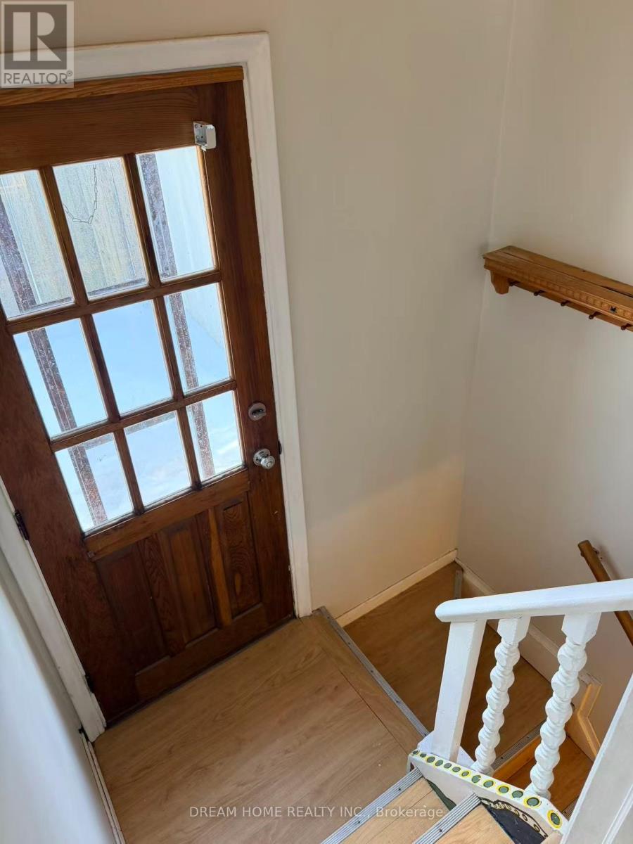 520 Lynett Crescent, Richmond Hill, Ontario  L4C 2V9 - Photo 9 - N12741068