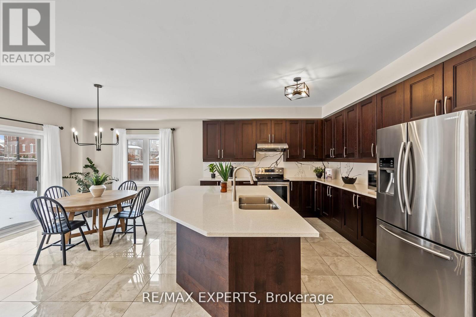 16 Vivian Creek Road, East Gwillimbury, Ontario  L0G 1M0 - Photo 9 - N12720976