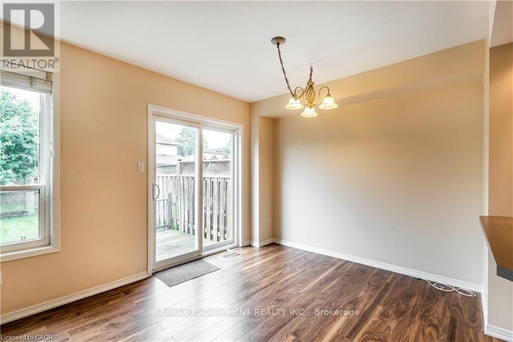 74 Foxborough Drive, Hamilton, Ontario  L9G 4Y8 - Photo 11 - X12741058