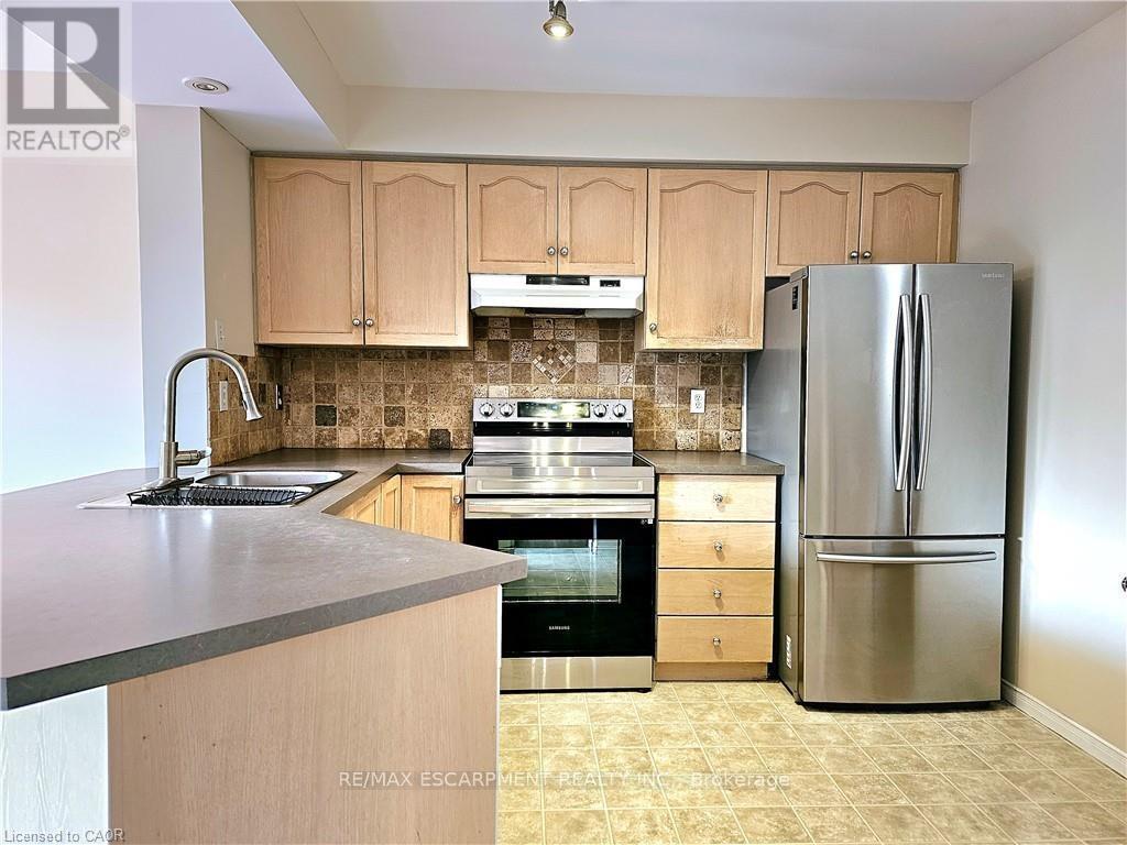 74 Foxborough Drive, Hamilton, Ontario  L9G 4Y8 - Photo 15 - X12741058