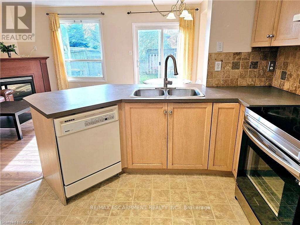 74 Foxborough Drive, Hamilton, Ontario  L9G 4Y8 - Photo 17 - X12741058