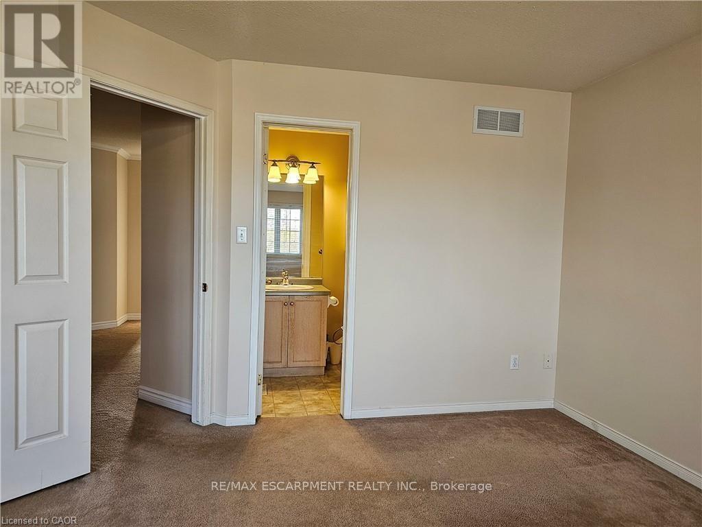 74 Foxborough Drive, Hamilton, Ontario  L9G 4Y8 - Photo 21 - X12741058