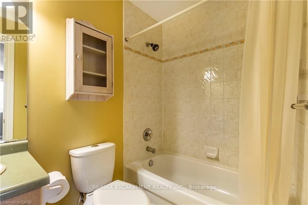 74 Foxborough Drive, Hamilton, Ontario  L9G 4Y8 - Photo 24 - X12741058