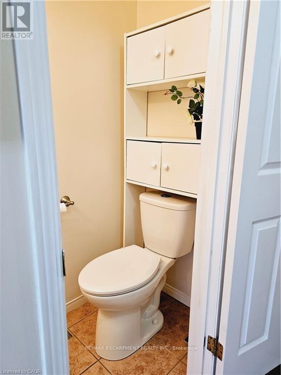 74 Foxborough Drive, Hamilton, Ontario  L9G 4Y8 - Photo 6 - X12741058