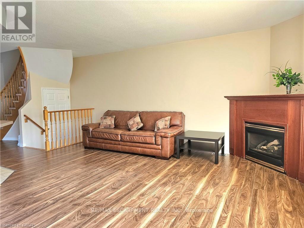 74 Foxborough Drive, Hamilton, Ontario  L9G 4Y8 - Photo 8 - X12741058