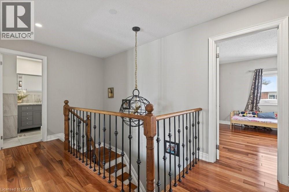 5463 Blue Spruce Avenue, Burlington, Ontario  L7L 7C5 - Photo 20 - 40801786