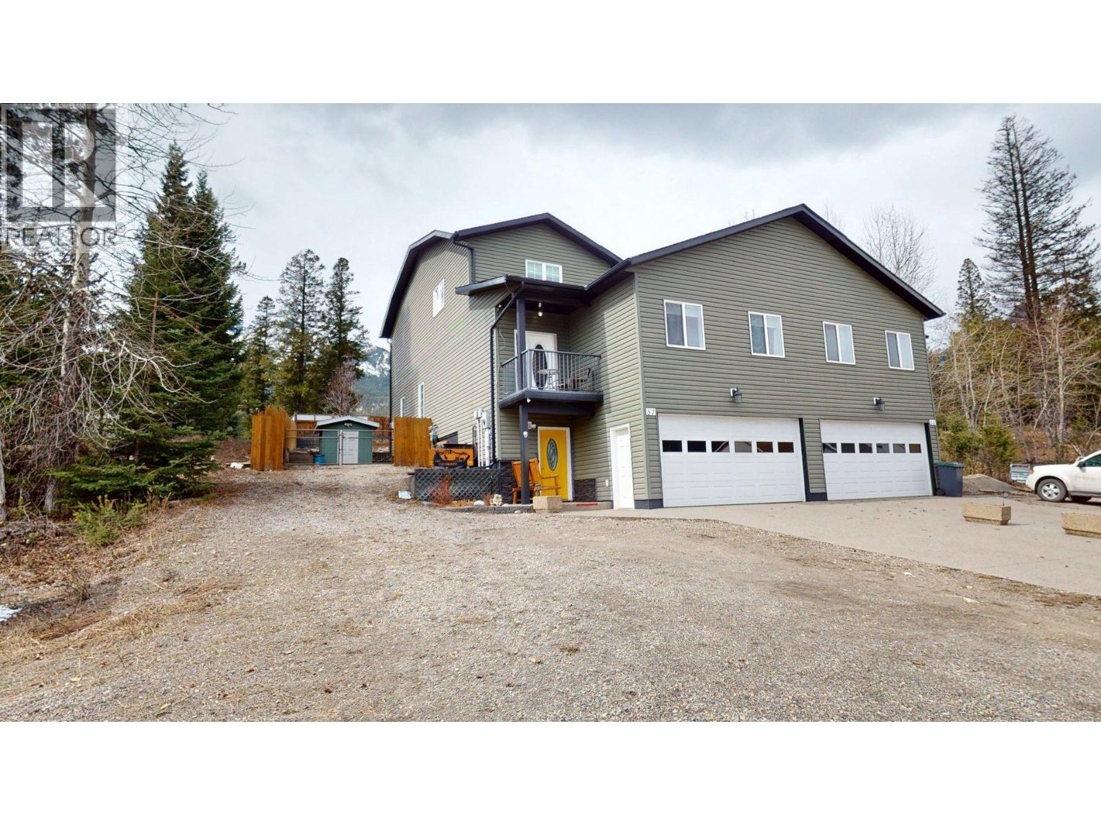 57 Cariboo Drive, Elkford, British Columbia  V0B 1H0 - Photo 2 - 10373709