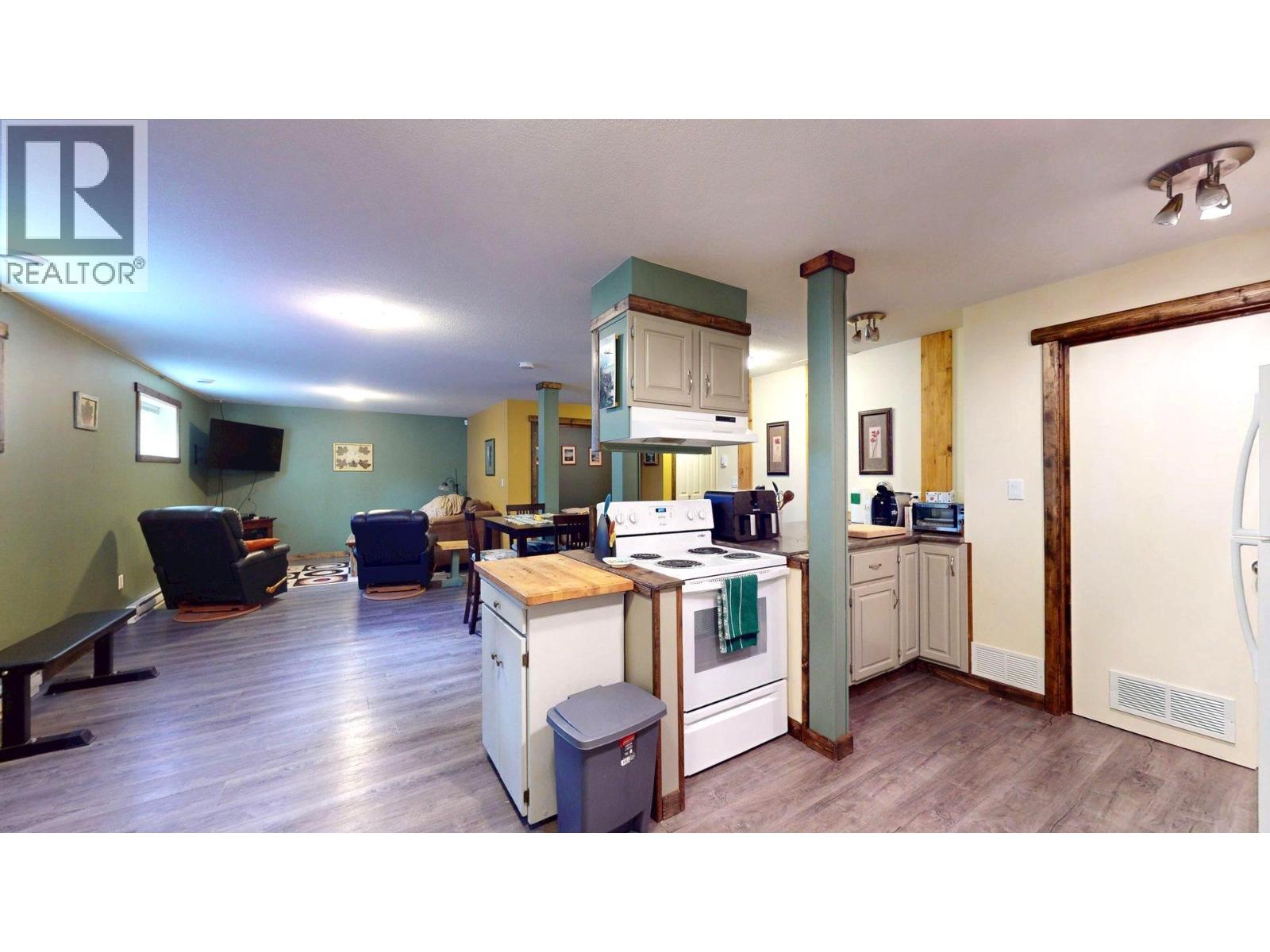 57 Cariboo Drive, Elkford, British Columbia  V0B 1H0 - Photo 37 - 10373709