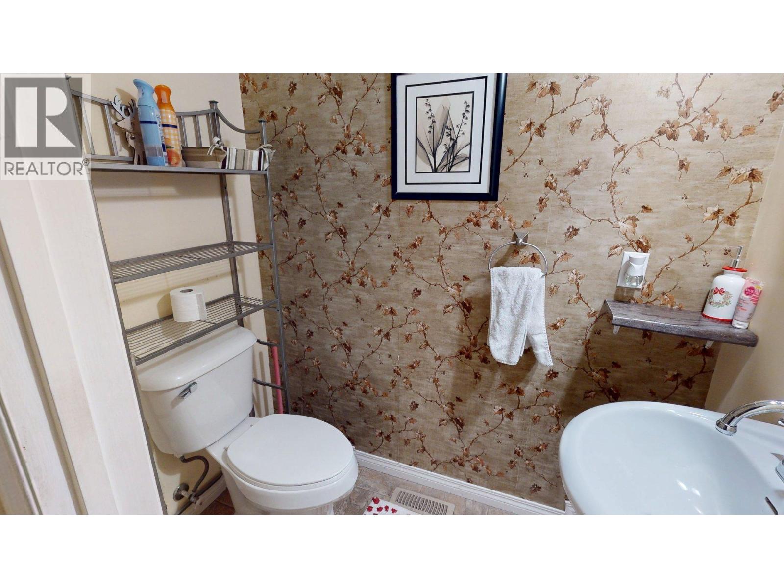 57 Cariboo Drive, Elkford, British Columbia  V0B 1H0 - Photo 16 - 10373709