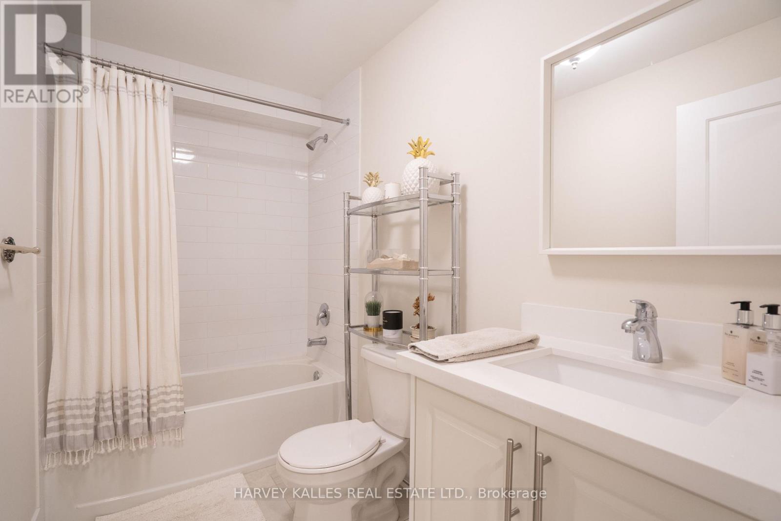 957 Eighth Street, Mississauga, Ontario  L5E 1R6 - Photo 43 - W12736306