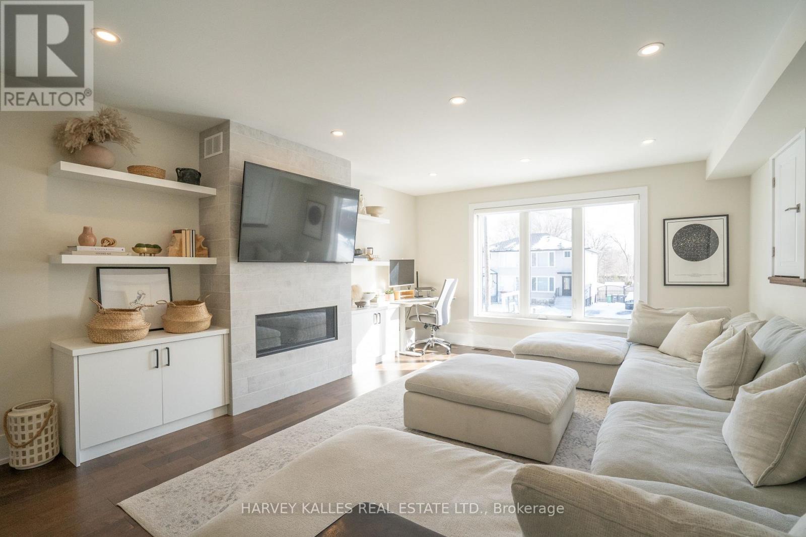 957 Eighth Street, Mississauga, Ontario  L5E 1R6 - Photo 19 - W12736306