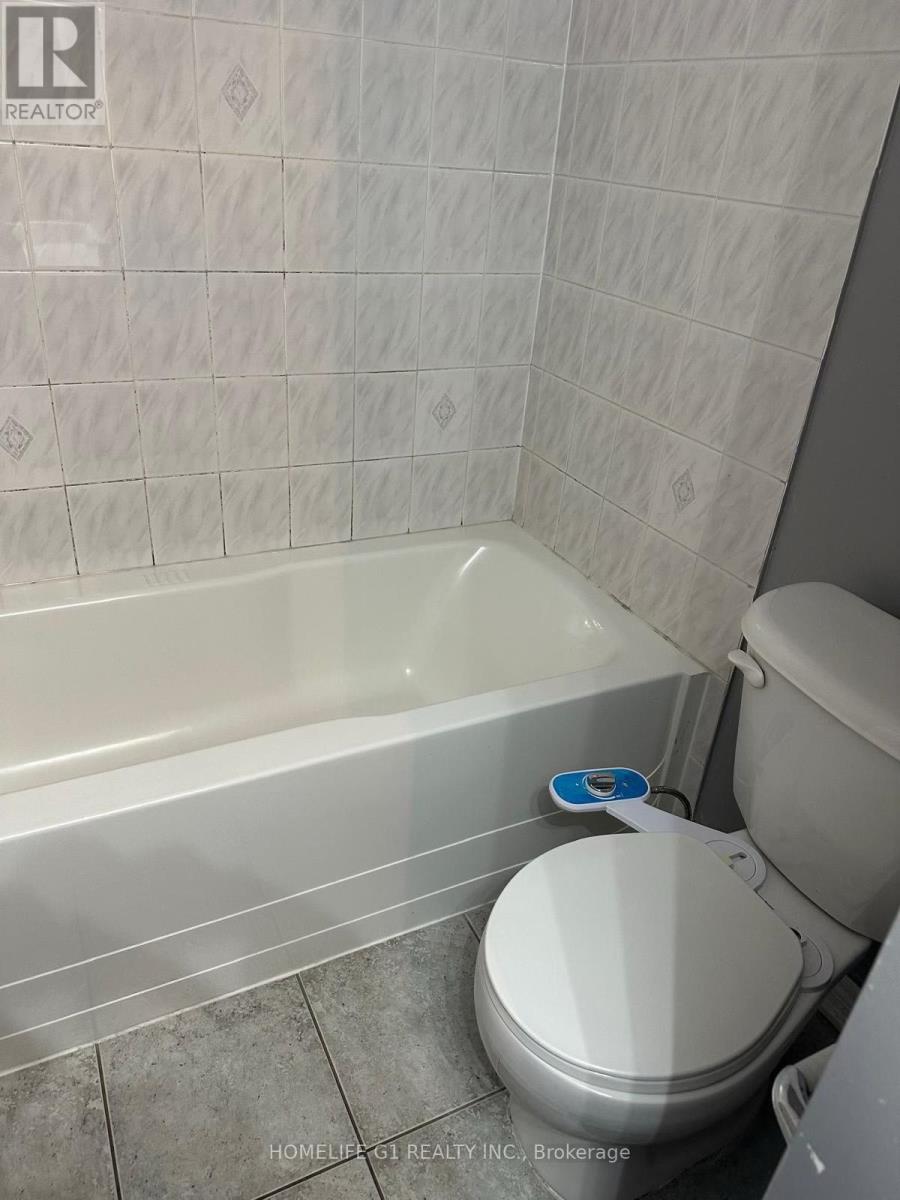 120 Rocky Point Crescent, Brampton, Ontario  L6V 4S6 - Photo 10 - W12740842