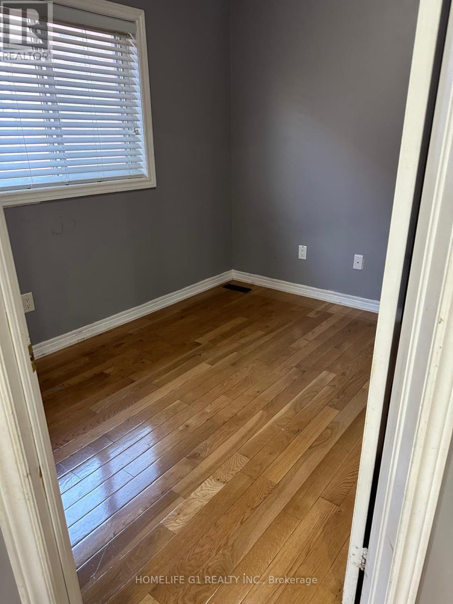 120 Rocky Point Crescent, Brampton, Ontario  L6V 4S6 - Photo 3 - W12740842