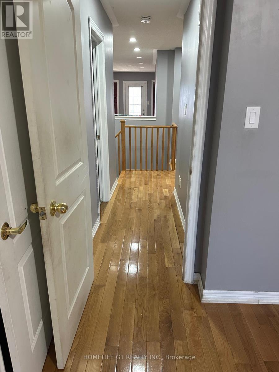 120 Rocky Point Crescent, Brampton, Ontario  L6V 4S6 - Photo 7 - W12740842