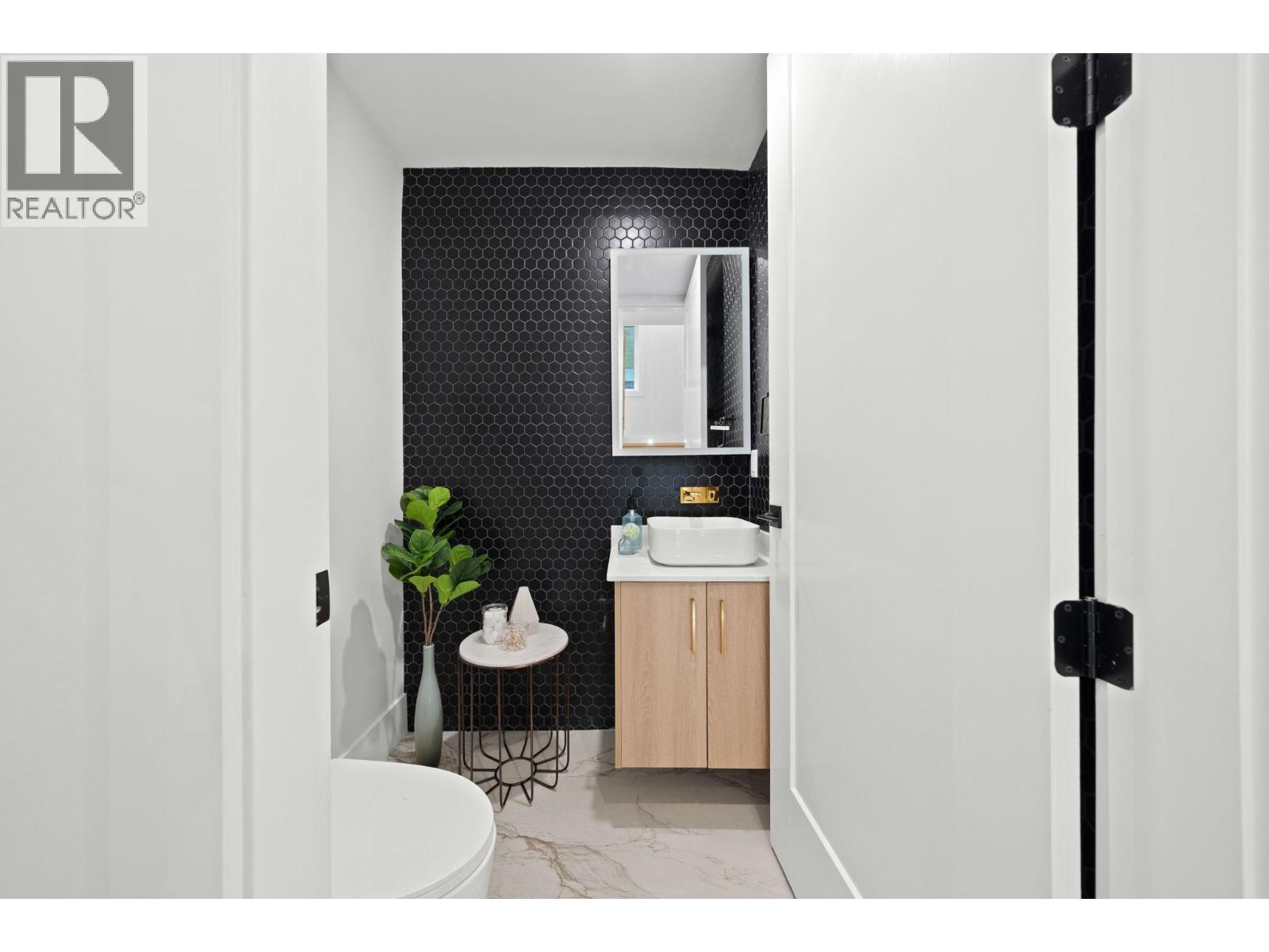 1 1967 E 13th Avenue, Vancouver, British Columbia  V5N 2C3 - Photo 18 - R3084814