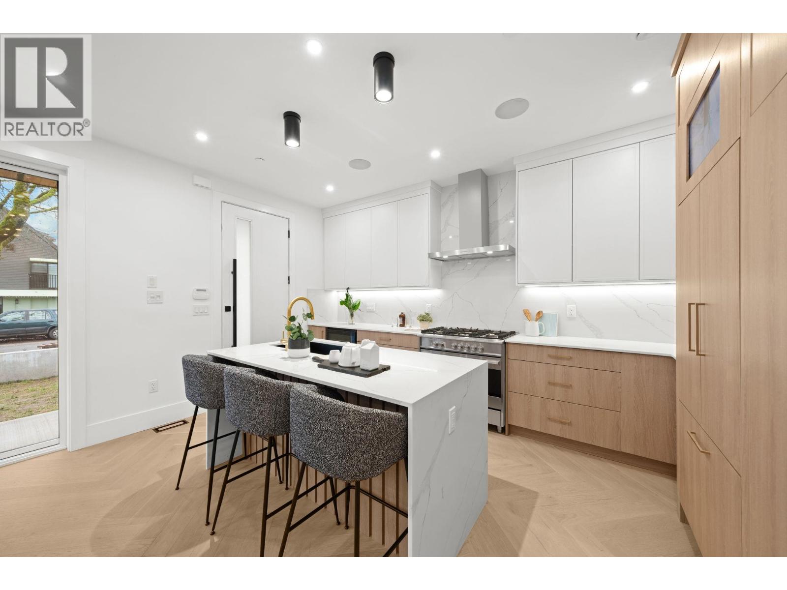 1 1967 E 13th Avenue, Vancouver, British Columbia  V5N 2C3 - Photo 6 - R3084814