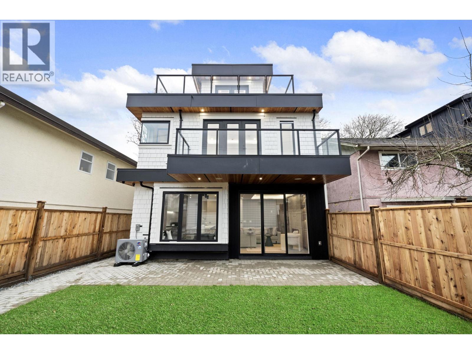 2 1967 E 13th Avenue, Vancouver, British Columbia  V5N 2C3 - Photo 32 - R3084815