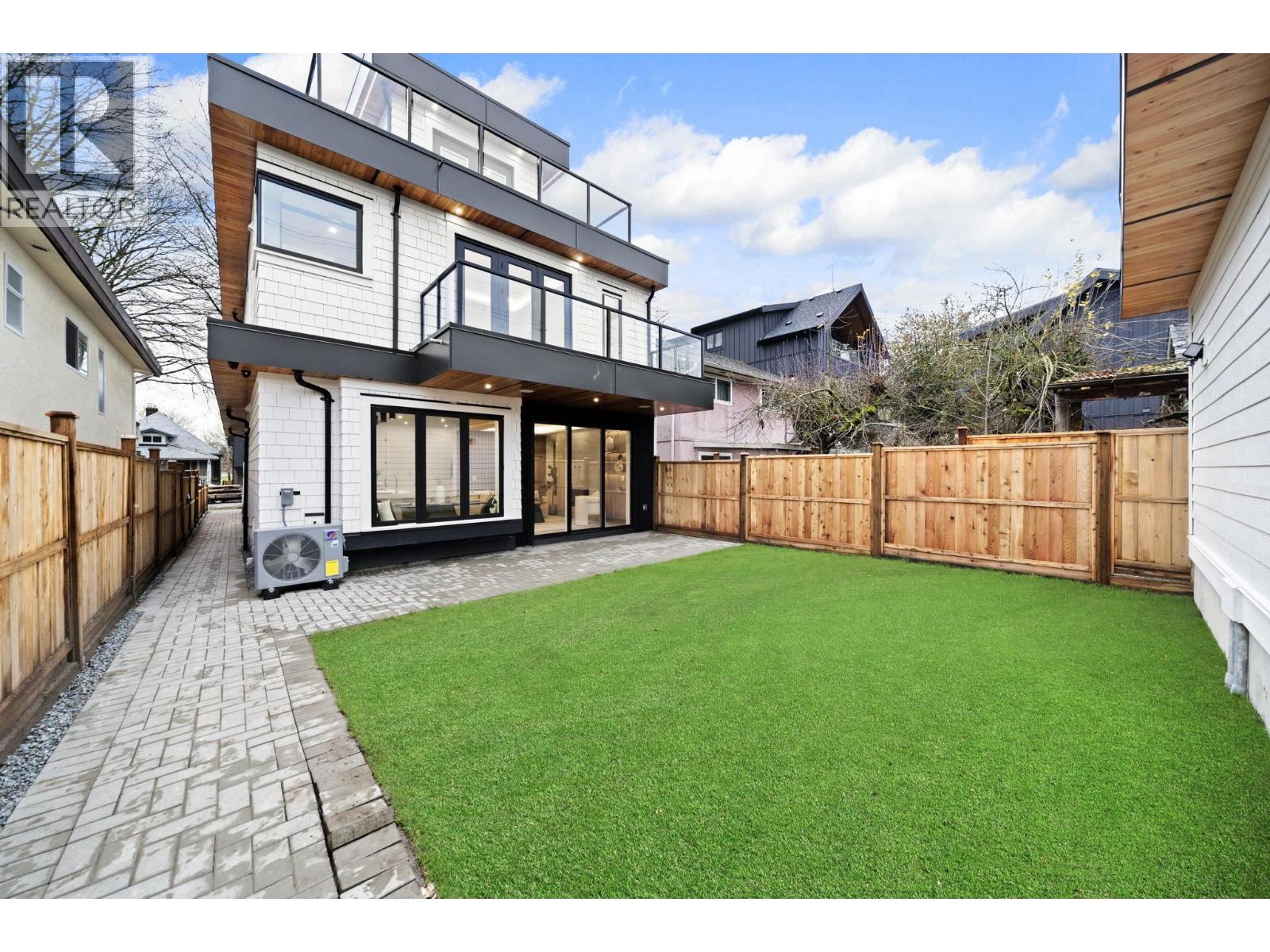 2 1967 E 13th Avenue, Vancouver, British Columbia  V5N 2C3 - Photo 33 - R3084815