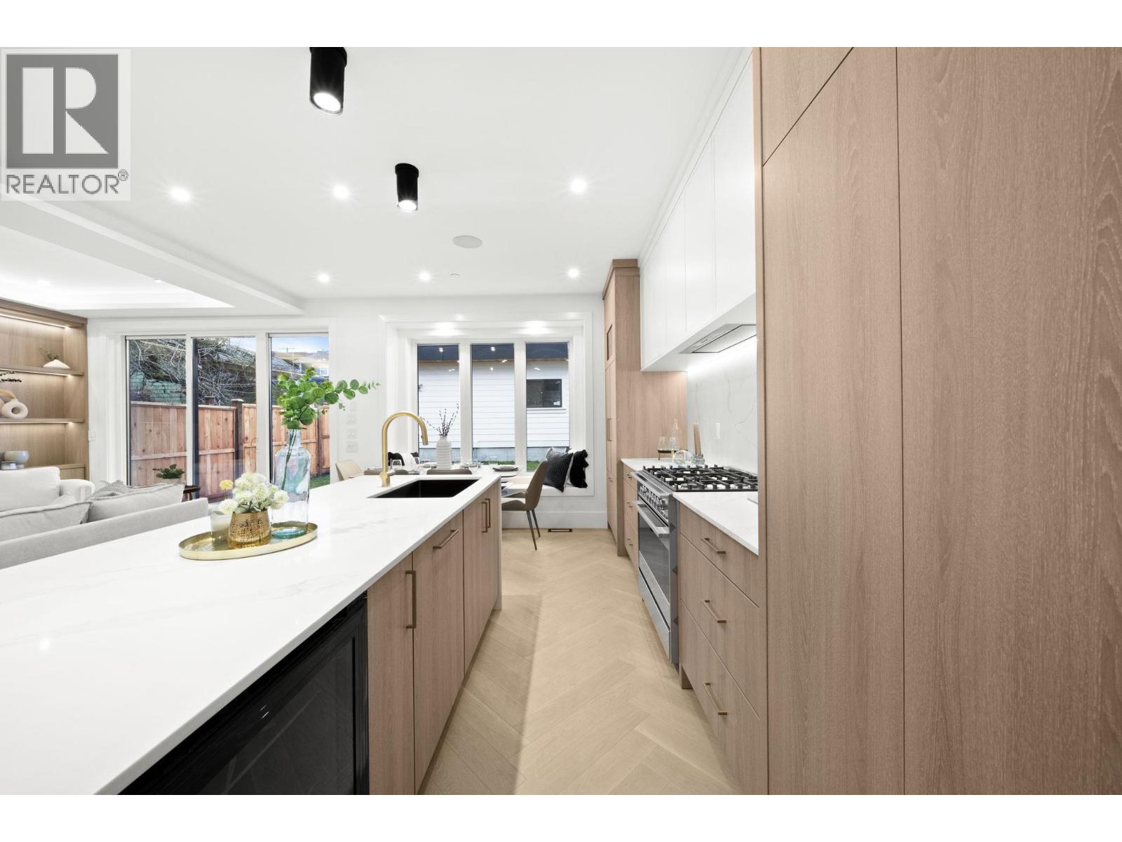 2 1967 E 13th Avenue, Vancouver, British Columbia  V5N 2C3 - Photo 6 - R3084815