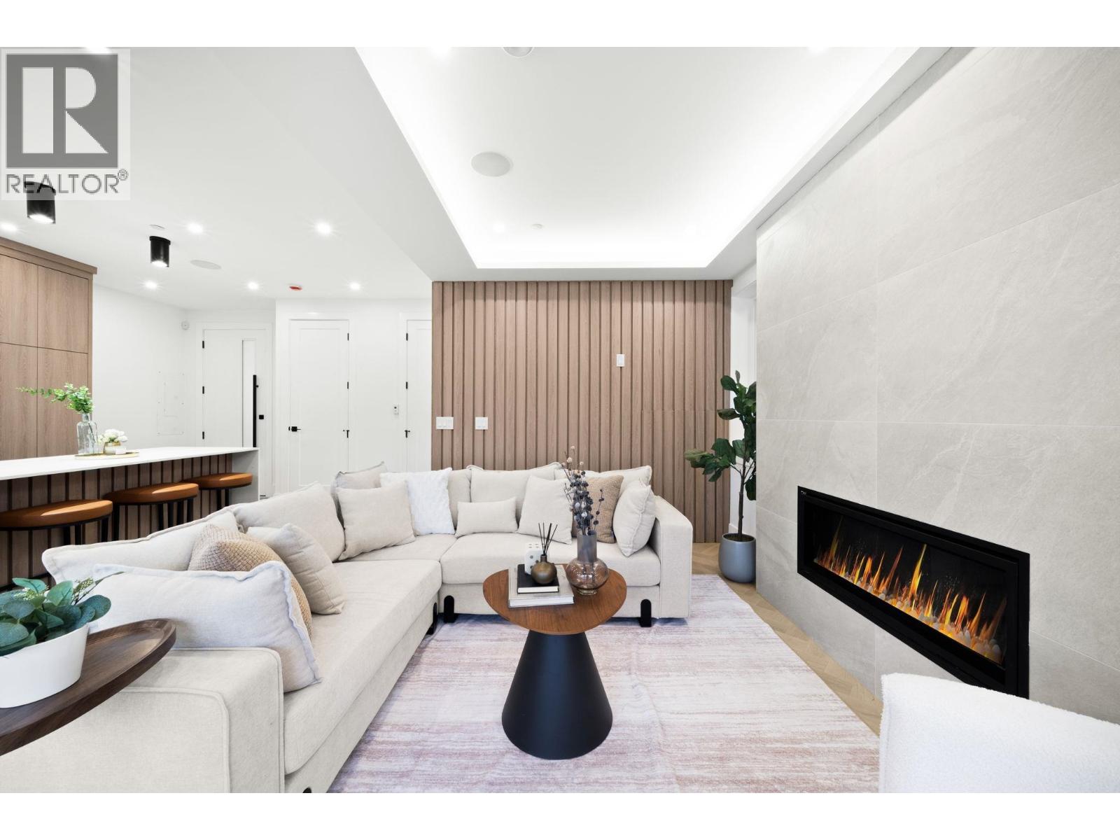 2 1967 E 13th Avenue, Vancouver, British Columbia  V5N 2C3 - Photo 8 - R3084815