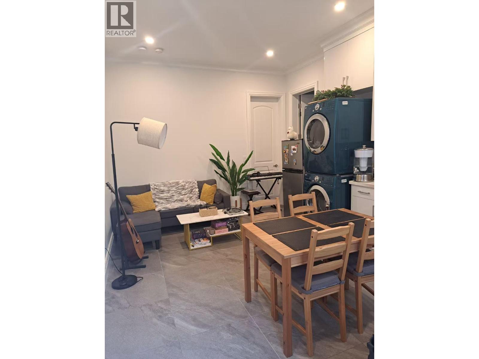 6380 Taseko Crescent, Richmond, British Columbia  V7C 2N5 - Photo 1 - R3081992