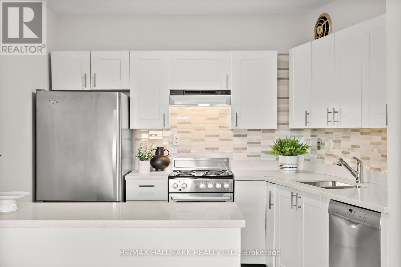 6 - 2 Nursewood Road, Toronto, Ontario  M4E 3R8 - Photo 22 - E12741072