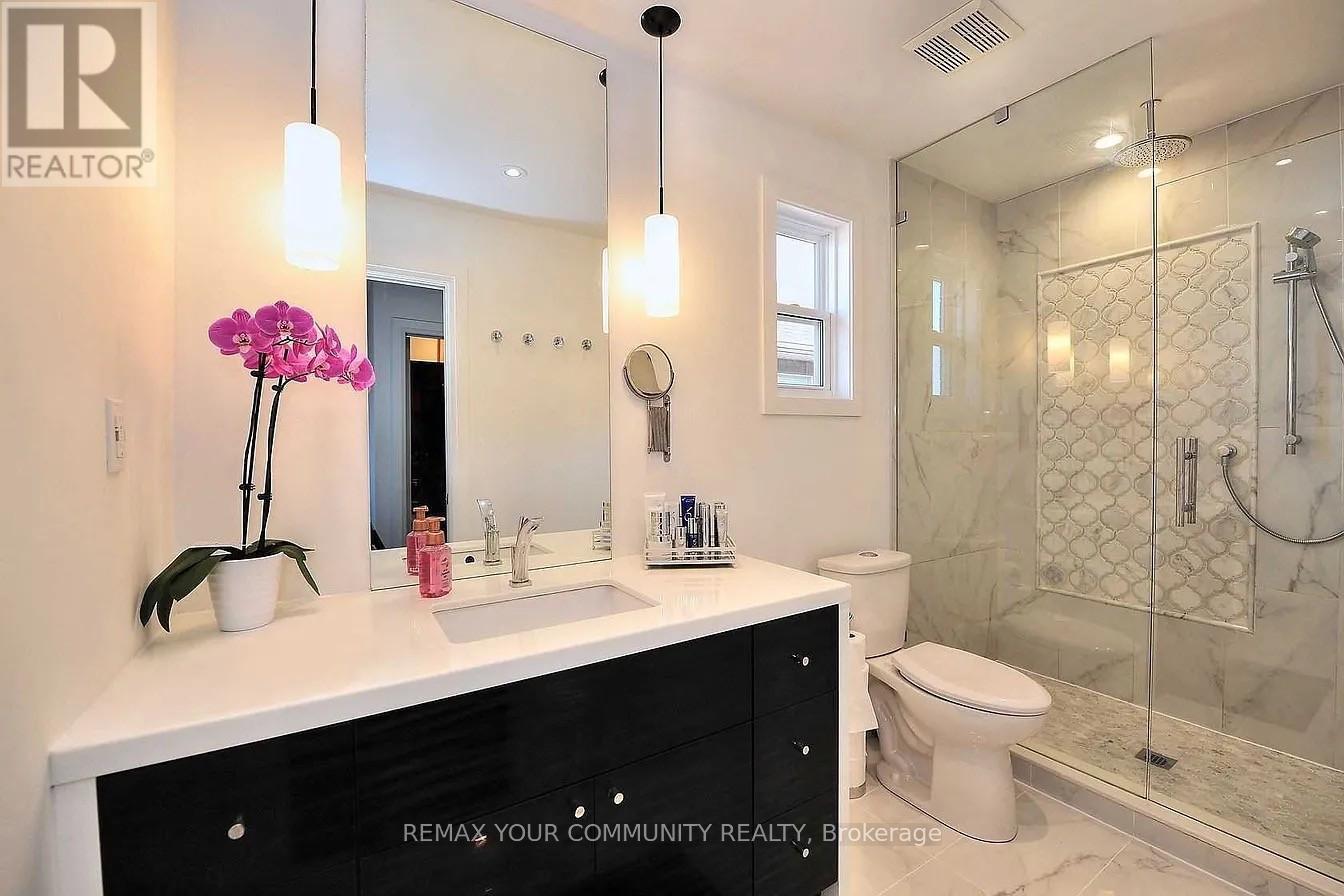 152 Vanguard Road W, Vaughan, Ontario  L4K 5G8 - Photo 32 - N12740310