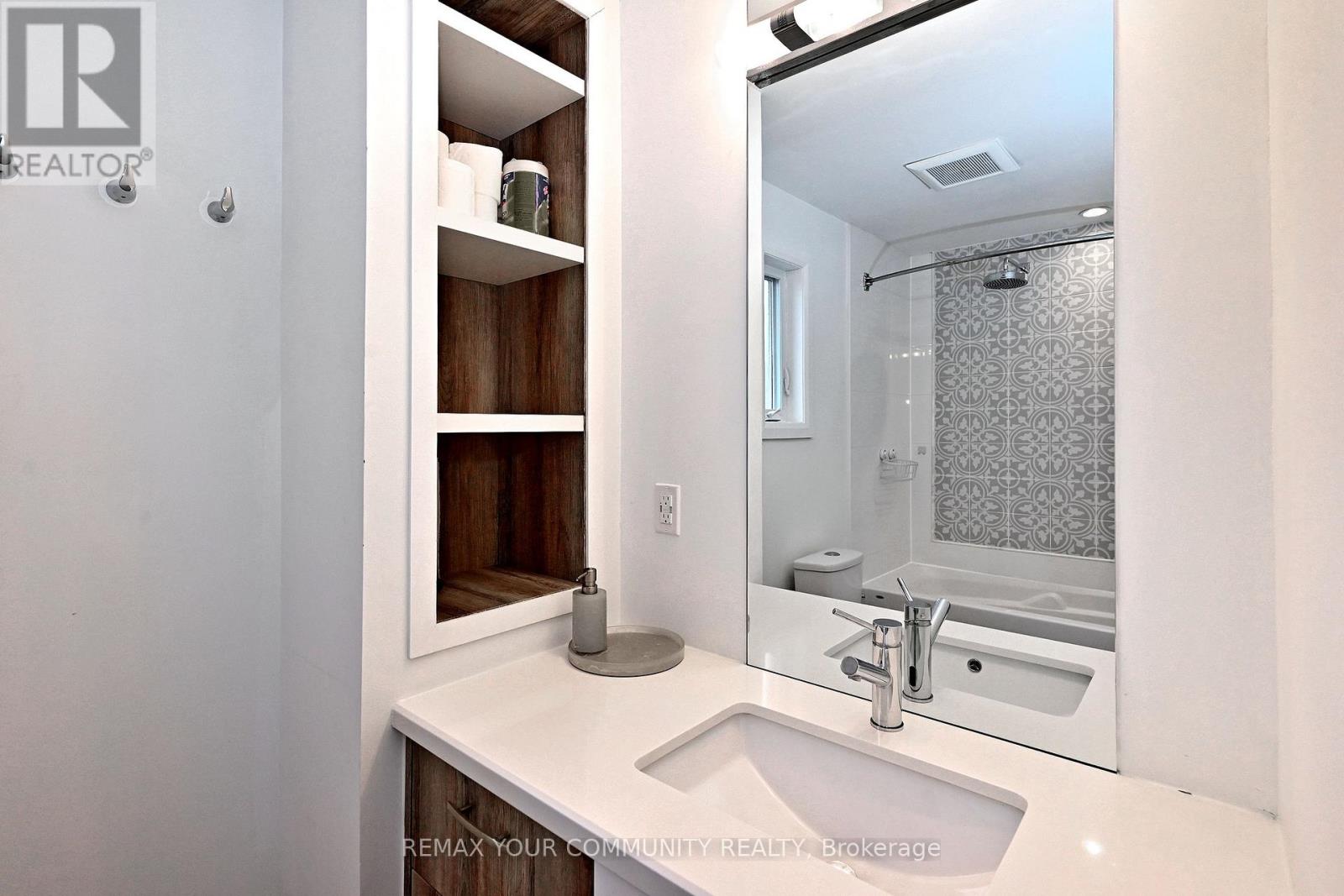 152 Vanguard Road W, Vaughan, Ontario  L4K 5G8 - Photo 43 - N12740310