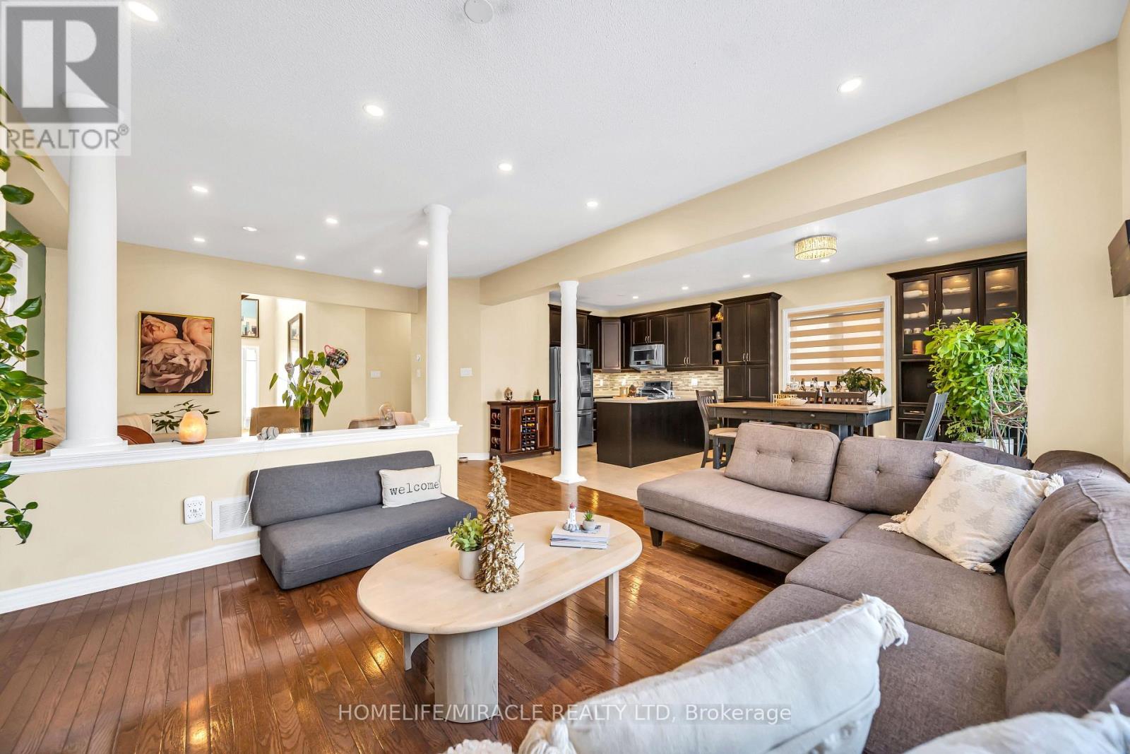 4 Templeton Court, Brampton, Ontario  L6P 3B2 - Photo 12 - W12741070