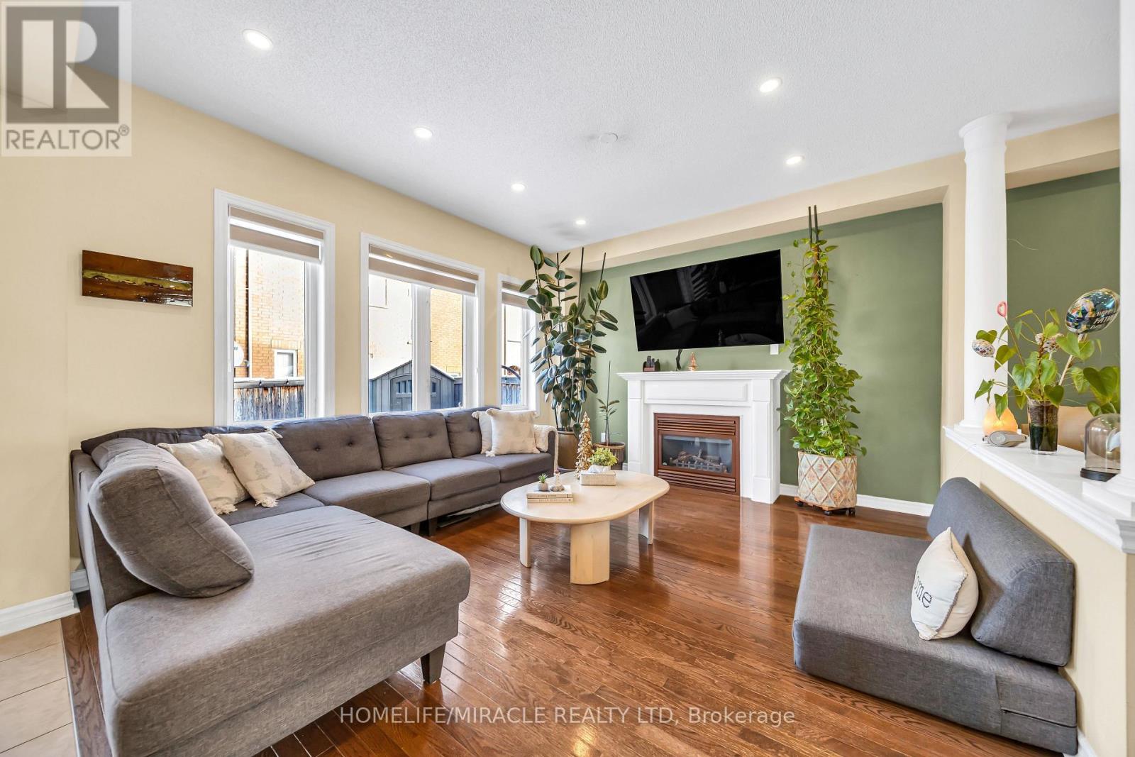 4 Templeton Court, Brampton, Ontario  L6P 3B2 - Photo 13 - W12741070