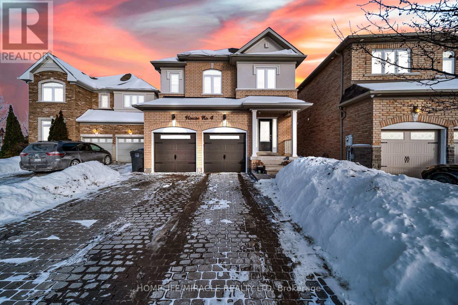 4 Templeton Court, Brampton, Ontario  L6P 3B2 - Photo 3 - W12741070