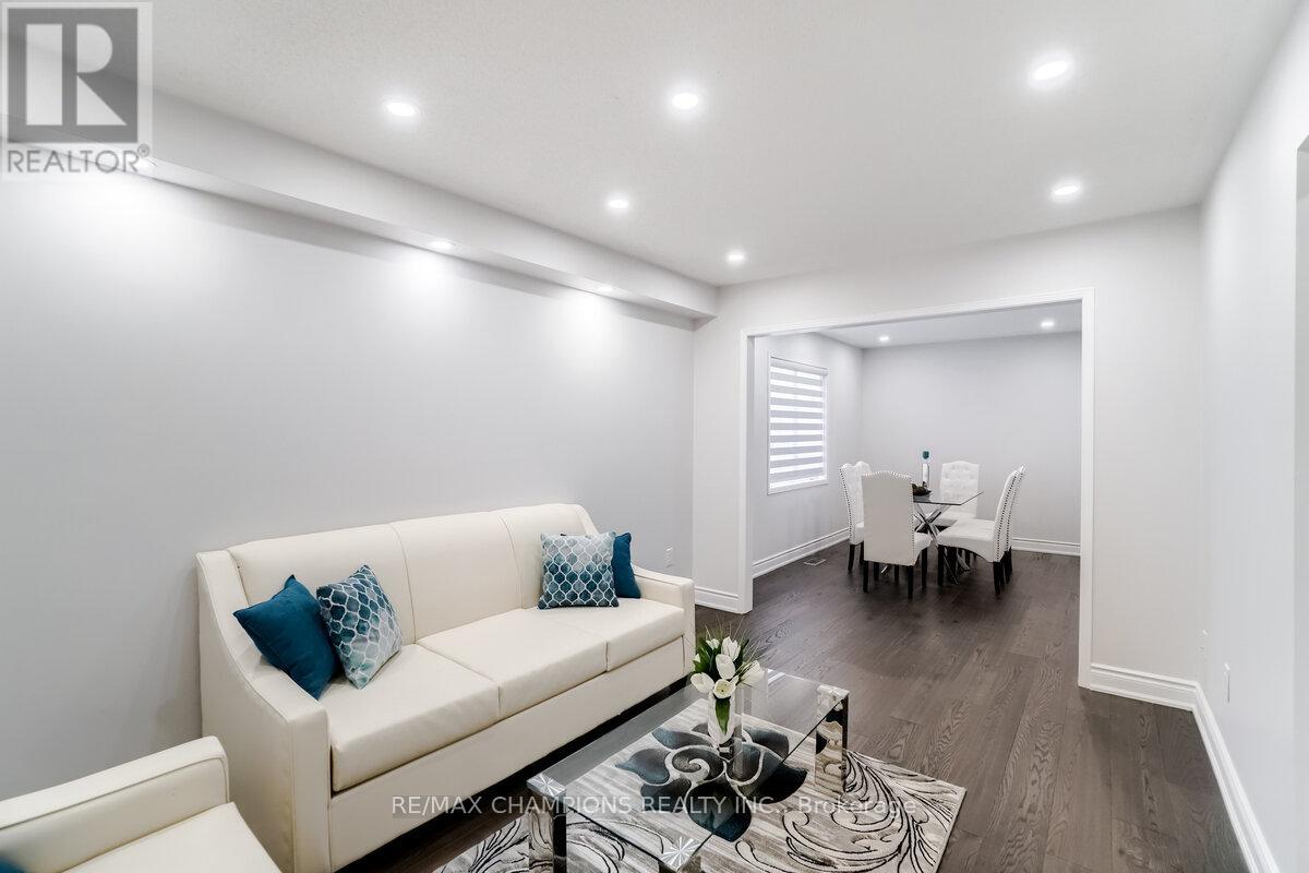 79 Larkspur Road, Brampton, Ontario  L6R 1X2 - Photo 3 - W12741078