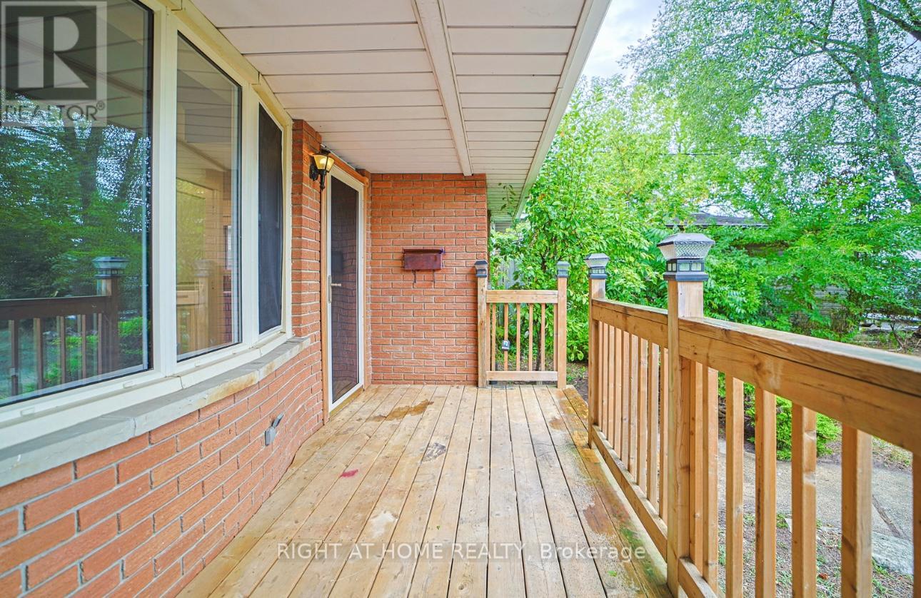 #upper Unit - 215a Paris Rd. Road, Brantford, Ontario  N3R 1J2 - Photo 2 - X12741080