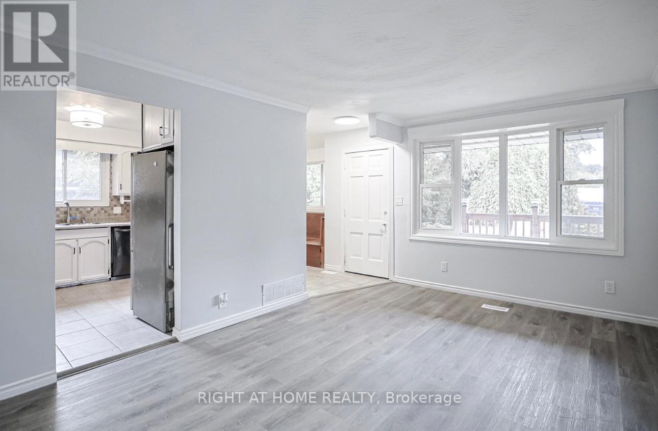 #upper Unit - 215a Paris Rd. Road, Brantford, Ontario  N3R 1J2 - Photo 9 - X12741080