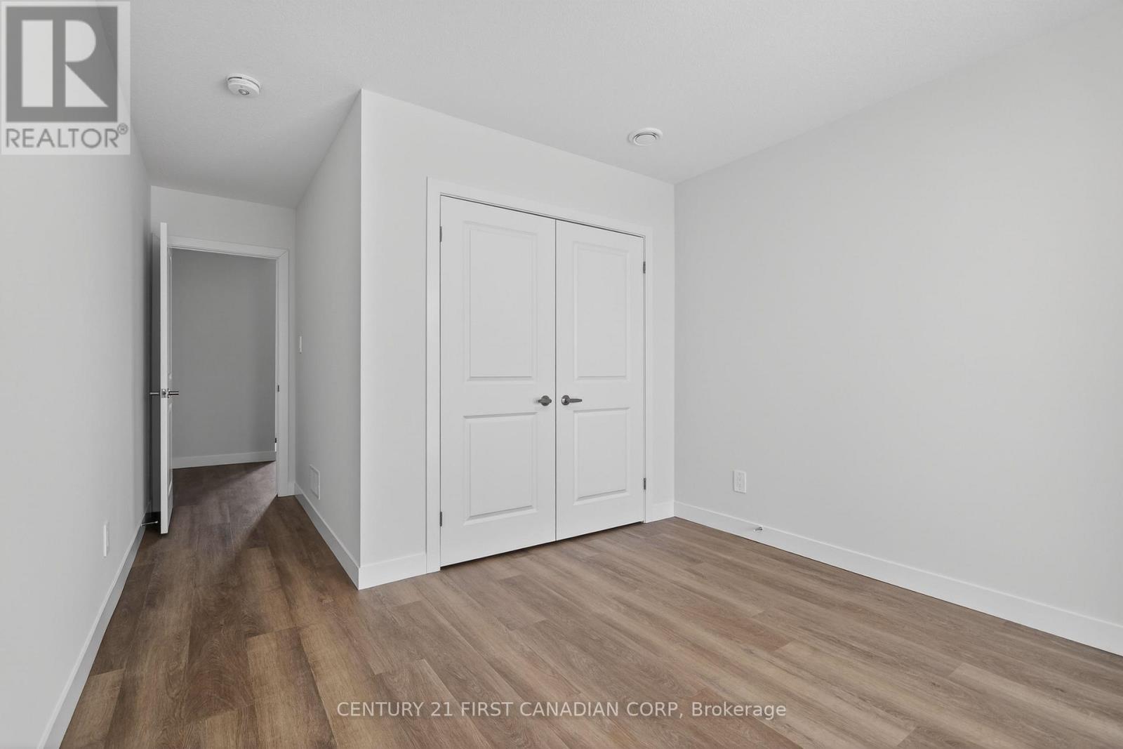 Photo 7 of 43 for 16 - 349 Southdale Road E