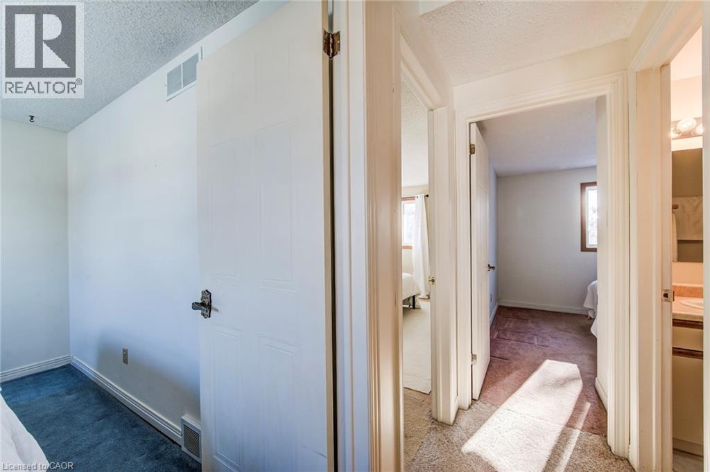 8 Laurelwood Court, Guelph, Ontario  N1G 4E8 - Photo 24 - 40801707