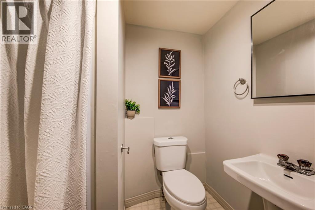 8 Laurelwood Court, Guelph, Ontario  N1G 4E8 - Photo 33 - 40801707