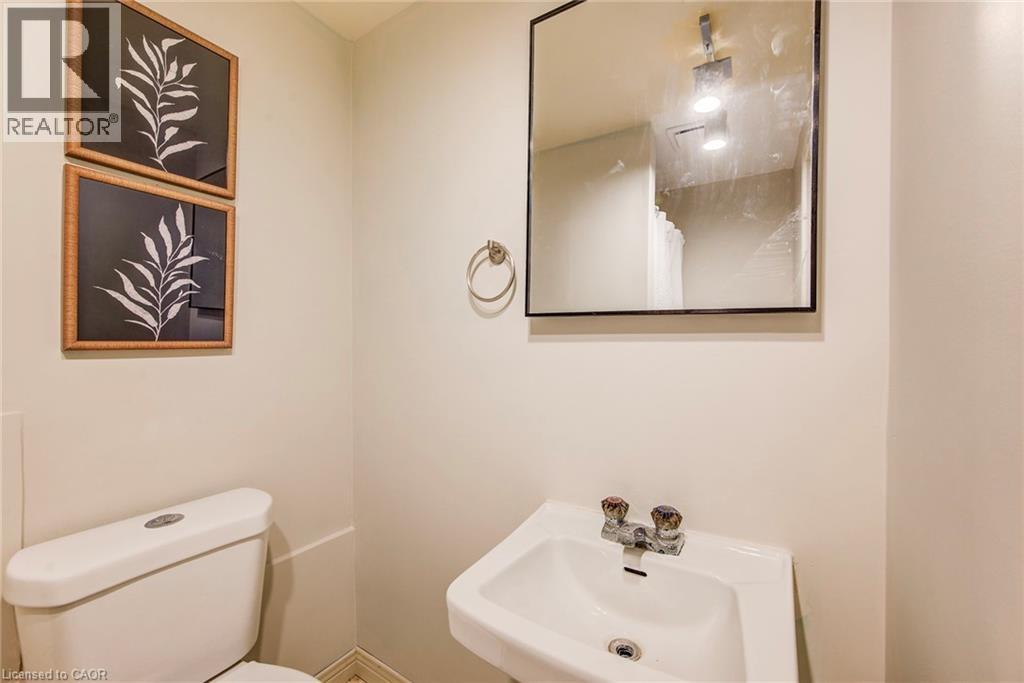 8 Laurelwood Court, Guelph, Ontario  N1G 4E8 - Photo 34 - 40801707