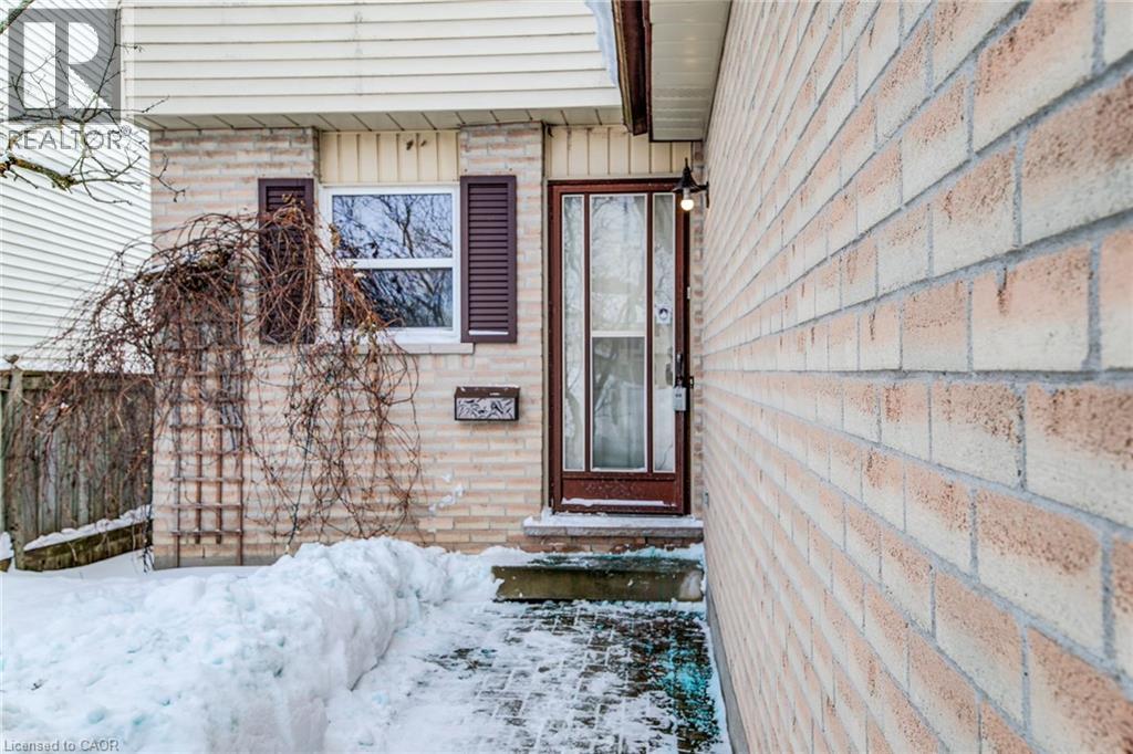 8 Laurelwood Court, Guelph, Ontario  N1G 4E8 - Photo 5 - 40801707