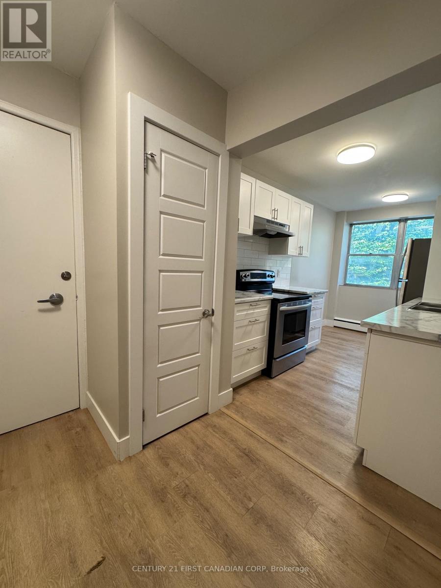 323 - 75 HIGH STREET, London South, Ontario