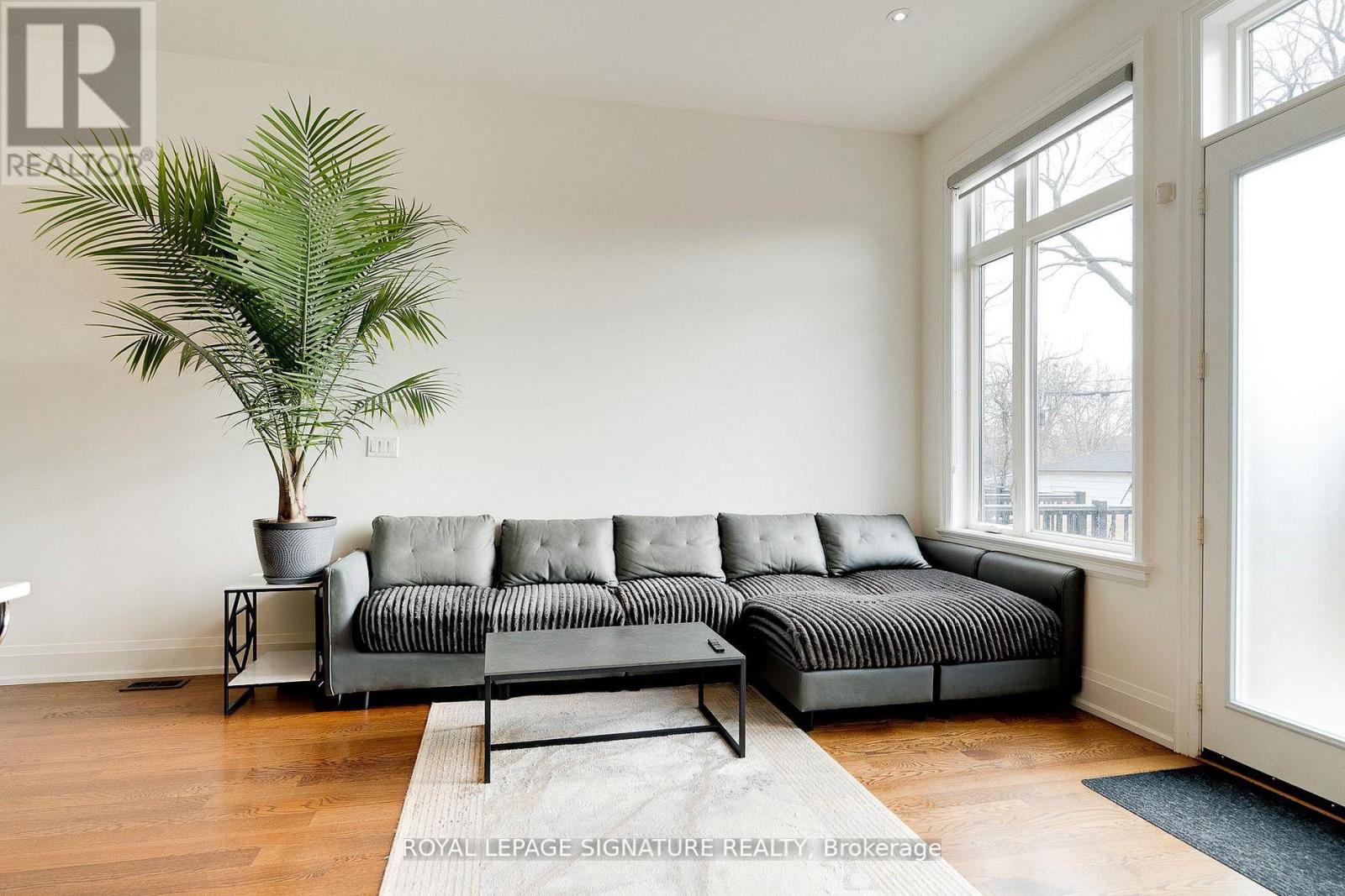 119b Hillside Avenue, Toronto, Ontario  M8V 1T3 - Photo 16 - W12740934